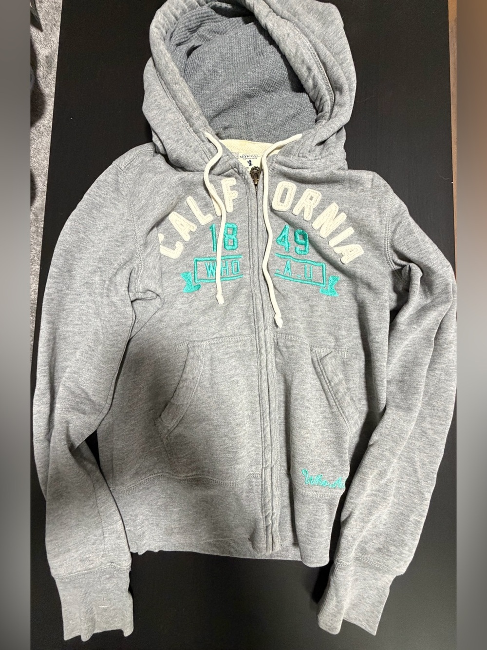WHO A.U. Sweater